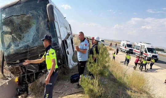 Türkiye'den Irak'a giden otobüs kaza yaptı, 40 kişi...
