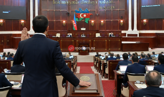 Azərbaycanda deputat andı niyə yoxdur...
