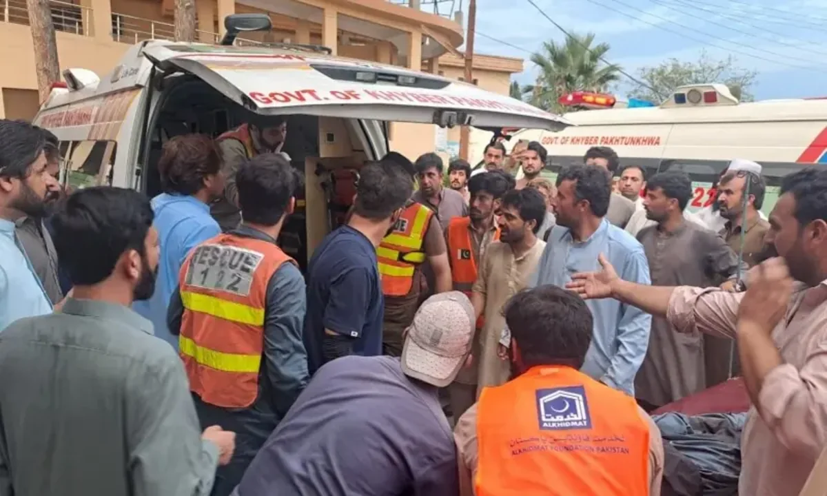 ترور در کشور برادر: 14 کشته
