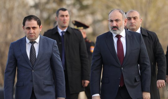 Paşinyan savunma bakanını azarladı