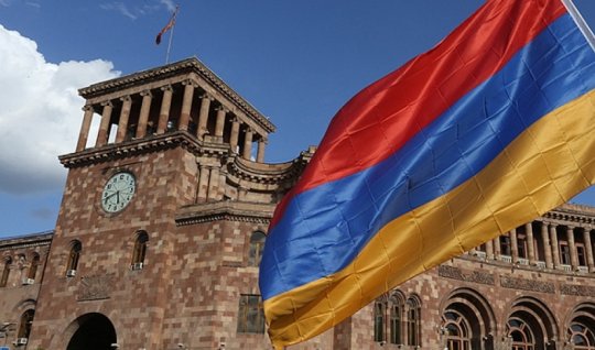 Ermənistan parlamentində &ldquo;NAHAR SİYASƏTİ&rdquo;: Hakimlər yeməkxanada, müxalifət isə otaqda