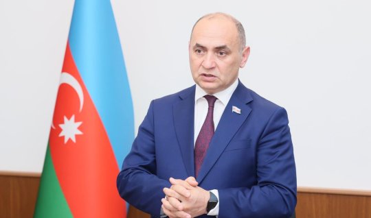 Vətəndən uzaqda, vətənə yaxın&nbsp;