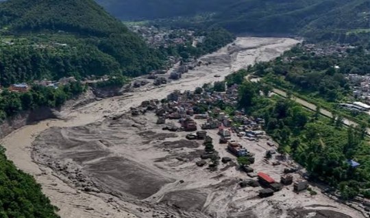 Nepal'da korkunç felaket: 22 ölü, 384 kayıp