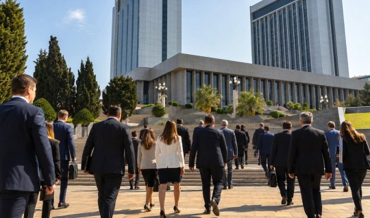 Deputatların tətili bitir - işə qayıdırlar