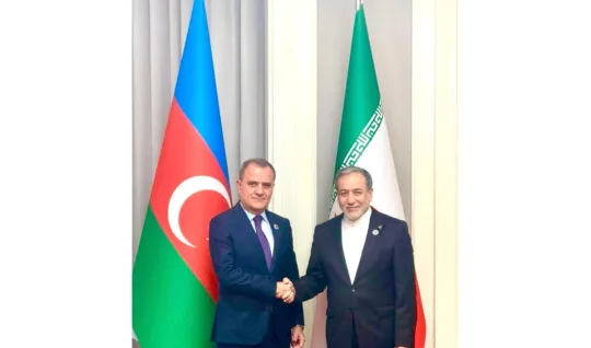 جیحون بایراموف با عراقچی دیدار کرد