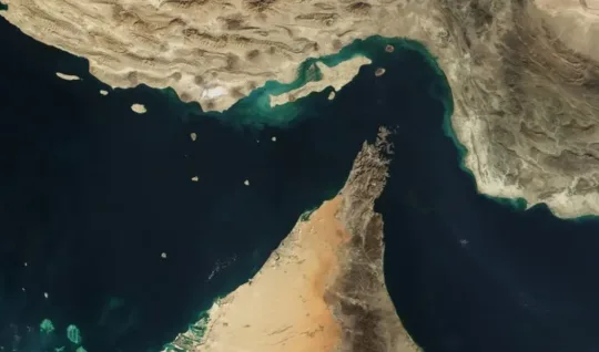 تنگه هرمز به طور کامل بسته شد
