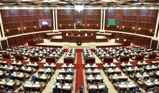 Deputatların pensiyası aylıq əlavə vəzifəyə görə müəyyən ediləcək