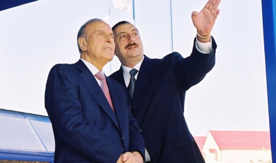 Yalnız siyasi fenomen ətrafında birləşən qüvvə uğur qazana bilir