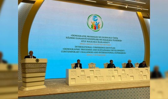 Musa Qasımlının Türkmənistandakı məruzəsi maraqla qarşılanıb