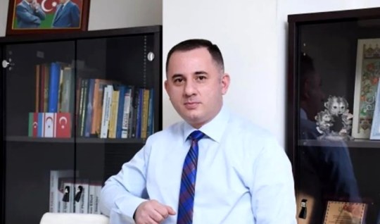 Siyasətdən gedənlər: Vüqar Bəyturan necə Vüqar Oruc oldu?