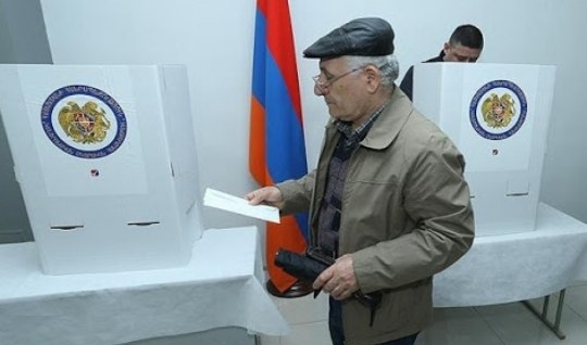 Հայաստանում նոր Սահմանադրության համար արտահերթ ընտրություններ են հայտարարվել