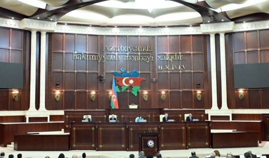 Deputatlar bu gün 12 məsələni müzakirə edəcəklər