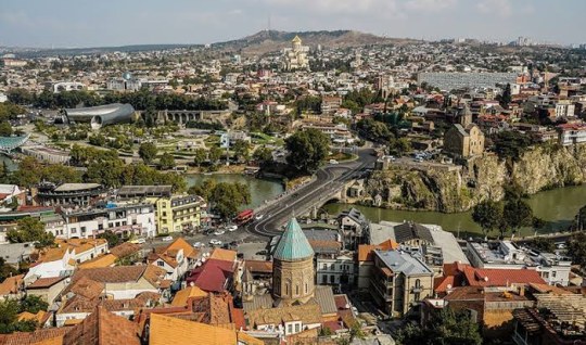 Deputat Tbilisiyə gedir
