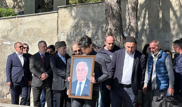Deputatlar Hadi Rəcəblinin vəfatından danışır...