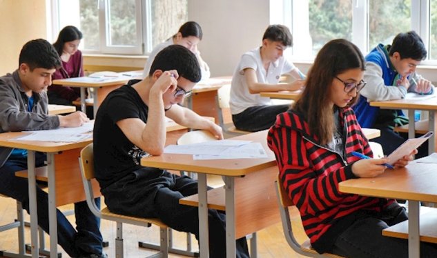 41 mindən çox abituriyent qəbul imtahanı verir