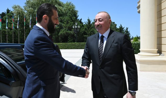 Bakıda Şama uzanan KÖRPÜ 