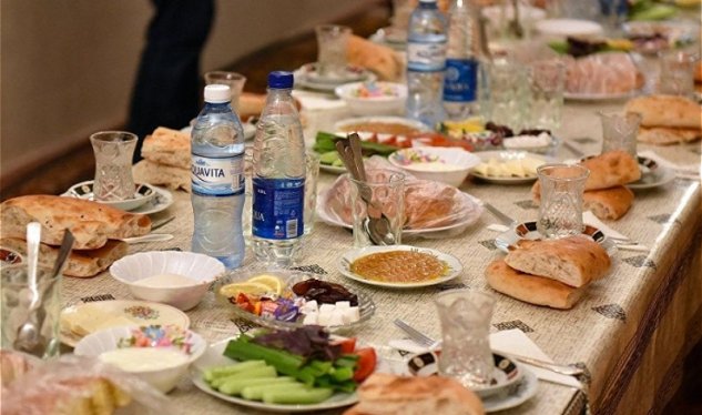 Daha bir şəhərdə yasda yemək verilməsi DAYANDIRILDI