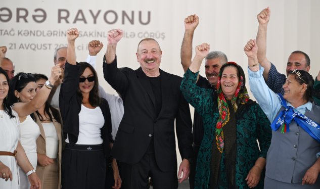 İlham Əliyev və birinci xanım Ağdərə sakinləri ilə görüşdə - FOTOLAR