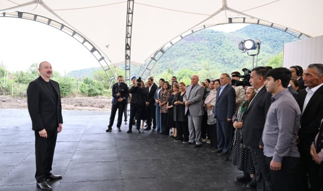 Prezident Badarada sakinlərlə görüşdü