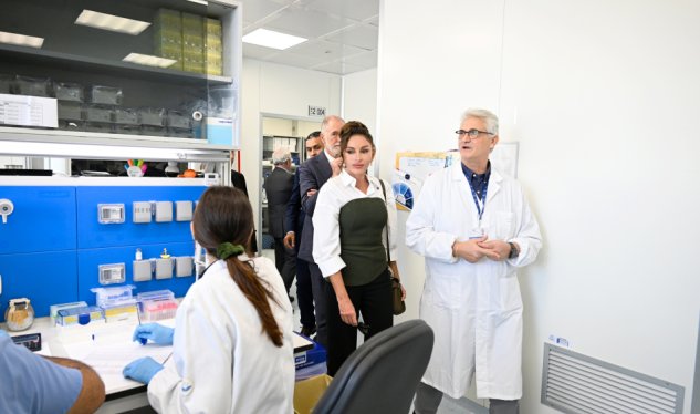 Mehriban Əliyeva Avropanın ən böyük pediatrik xəstəxanasında - FOTO