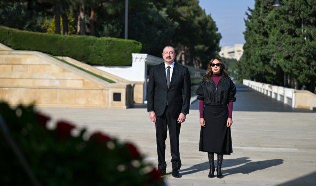 İlham Əliyev və Mehriban Əliyeva Şəhidlər xiyabanını ziyarət etdilər - FOTOLAR
