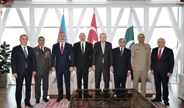 Liderlərin üçtərəfli görüşü oldu - FOTO