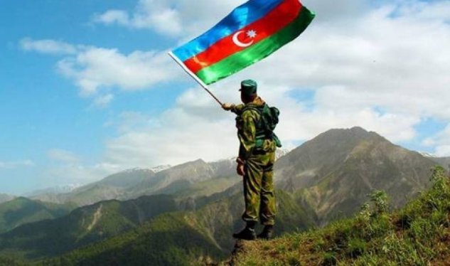 Azərbaycan bayrağı 107 yaşında!