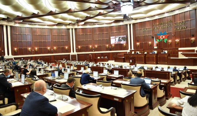 Boş qalan sədr postuna 24 deputat namizəddir - SİYAHI