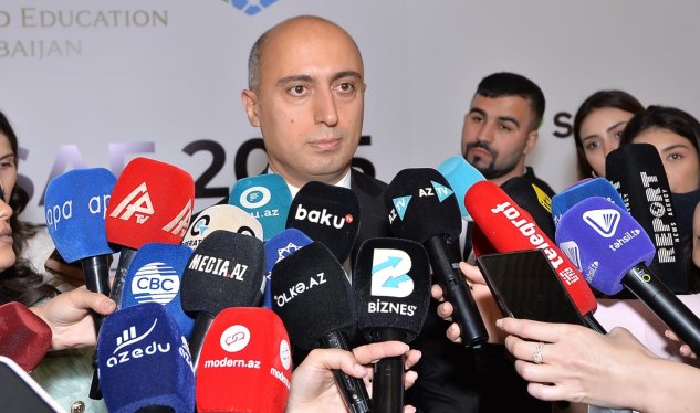 Əksər kənd məktəblərində müəllim çatışmazlığı var - Emin Əmrullayev