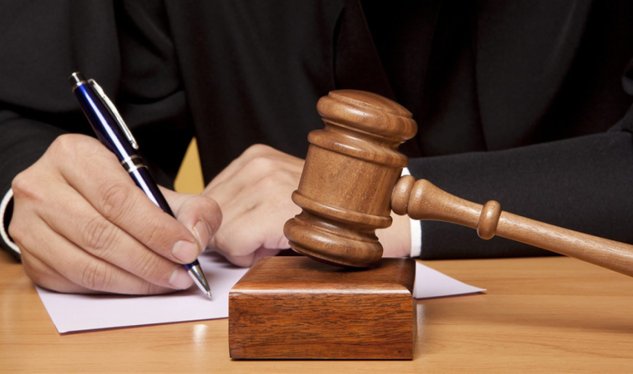 Azərbaycanda hüquqşünas çatışmazlığı YARANIB