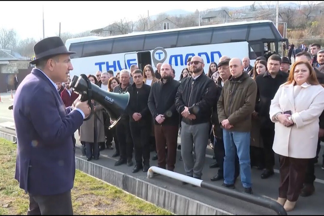 Ermənistan və Azərbaycan sərhədçiləri dəbilqə və zirehli jiletləri çıxarıb - PAŞİNYAN
