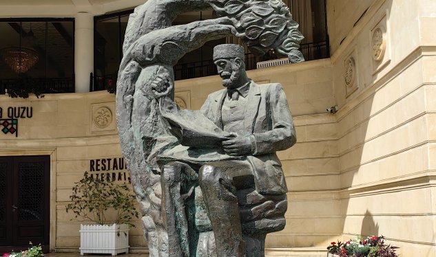 Zərdabinin heykəlinin yerinin dəyişdirilsin! - ANAR