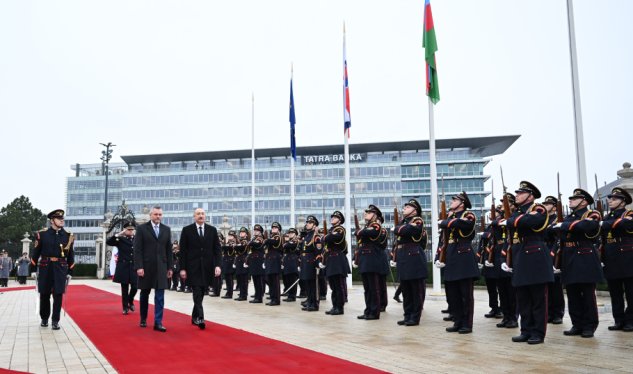 İlham Əliyevi Bratislavada Peter Pelleqrini qarşıladı - FOTOLAR