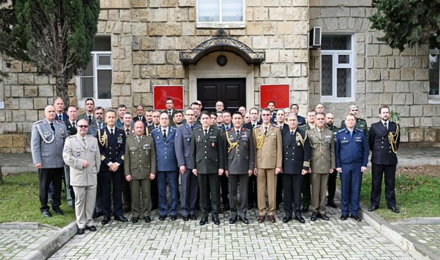 Xarici hərbi attaşelər Azərbaycan Müdafiə Nazirliyinə ÇAĞIRILDI