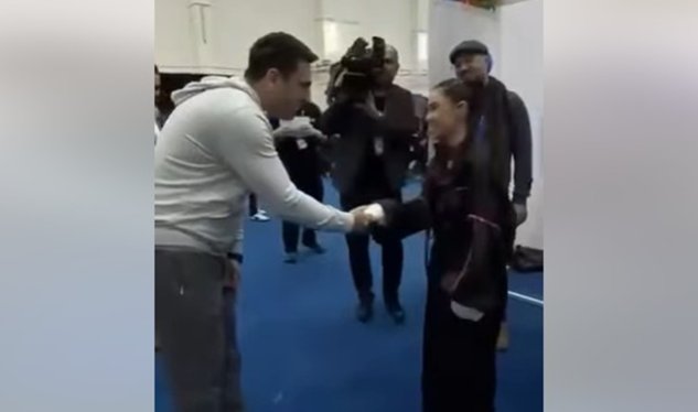 Erməni spiker azərbaycanlı iştirakçıya uğurlar arzuladı