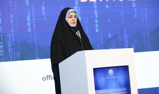 Pezeşkianın qızı Bakıda şeir dedi - GÖRÜNTÜLƏR