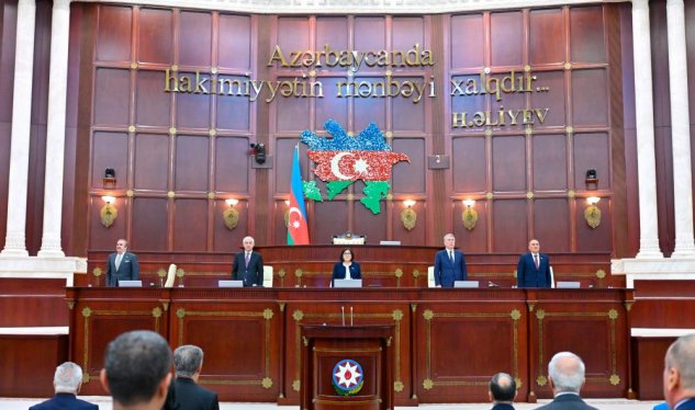 Deputatlar tətilə çıxdı