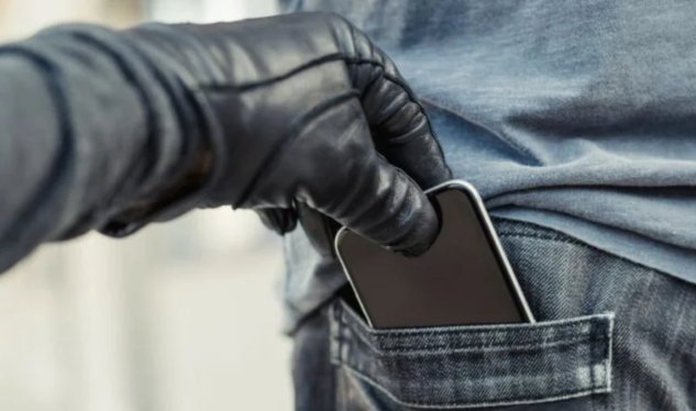 Atasının telefonunu oğurlayıb Bakıda 60 manata satdı &ndash; 1 aylıq həbs edildi