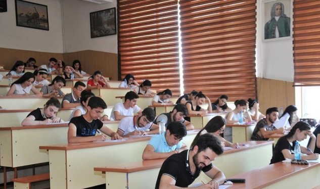 Ali məktəblərdə imtahanlar başlayır