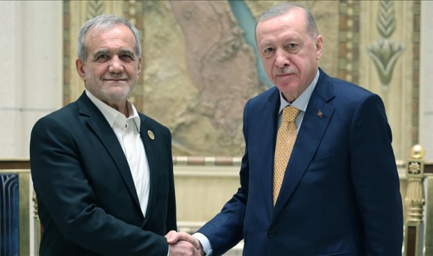 Ərdoğan Pezeşkianla İranı müzakirə etdi
