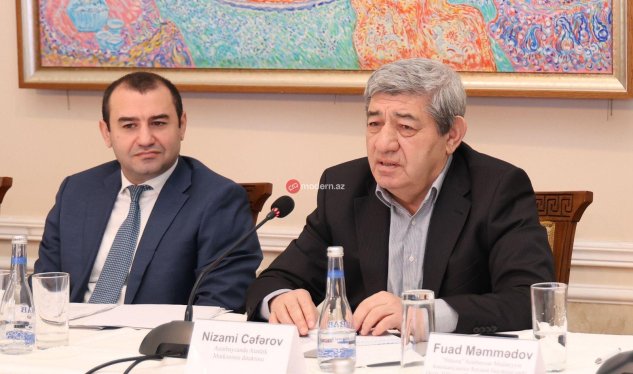 Yazıçı öz kitabını küçədə sata bilməz - Akademik