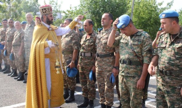 Ermənistan ordusundakı keşişlər QOVULDULAR