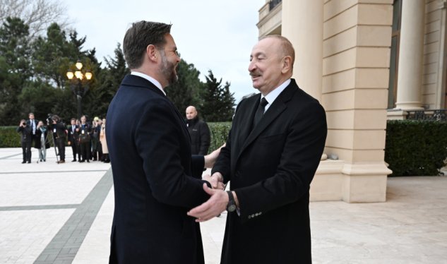 Azərbaycan Prezidenti ABŞ-nin Vitse-prezidentini qarşıladı