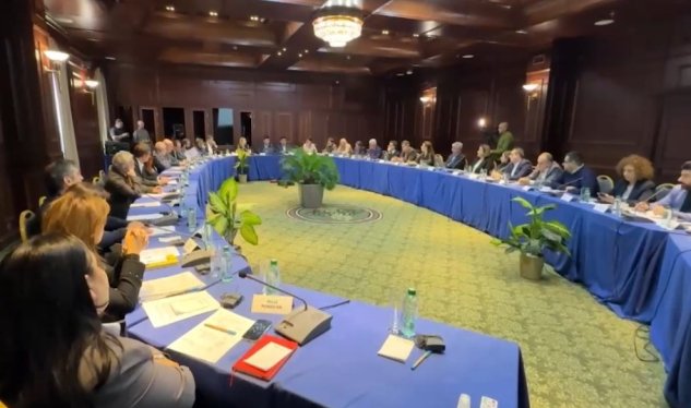 Встреча представителей Азербайджана и Армении началась в Ереване