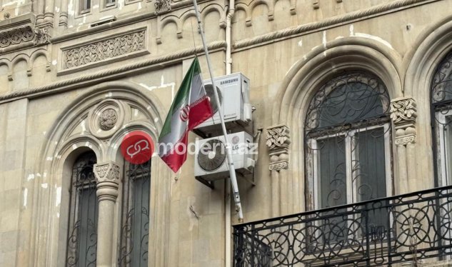 İran səfirliyində dövlət bayrağı yarıyadək endirildi&nbsp;- FOTO