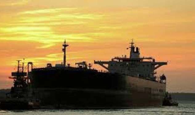 İran daha bir tankeri vurdu