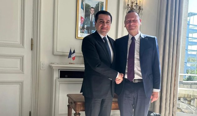 Hikmət Hacıyev Parisdə Makronun müşaviri ilə görüşdü