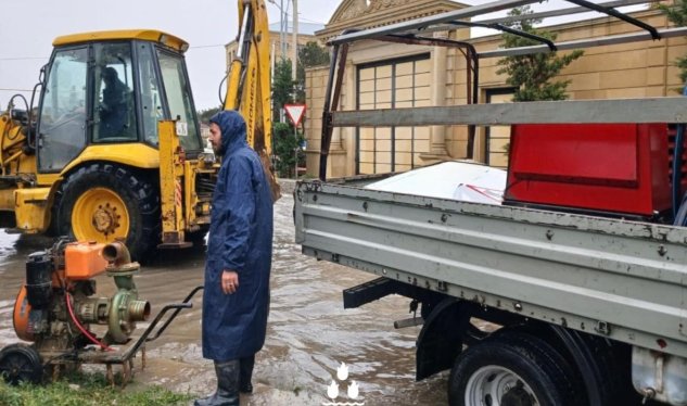 Bəzi yaşayış məkanlarının sakinləri hotellərə yerləşdirilib - RƏSMİ