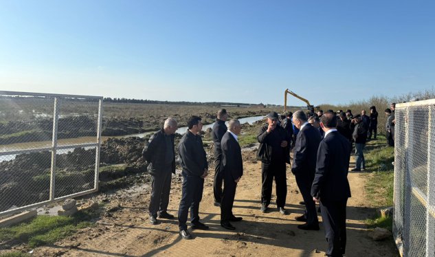 Eldar Əzizov Ramanada subasmadan zərərçəkənlərlə görüşdü - FOTO