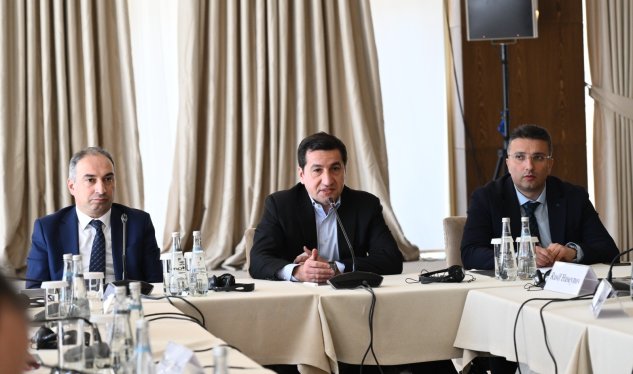 Hikmət Hacıyev Qəbələdə Ermənistan nümayəndələri ilə görüşüb&nbsp;